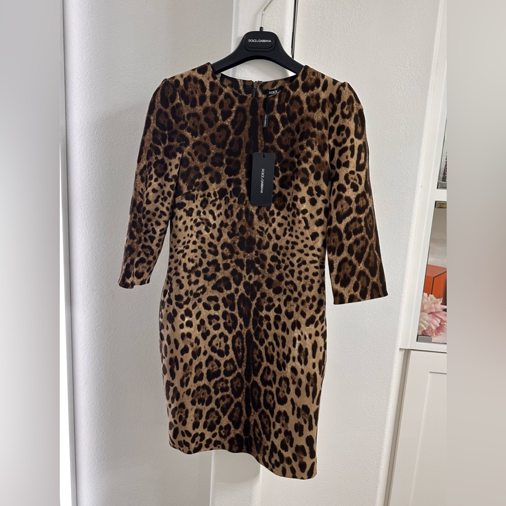 Dolce & Gabbana NWT
leopard-print crepe minidress